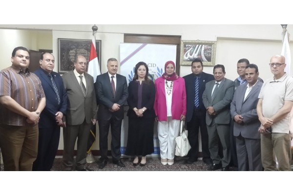 الدكتورة منال شاهين رئيس قطاع البرامج بصندوق تحيا مصر في زيارة الى مقر المجلس بتاريخ 2017/5/2